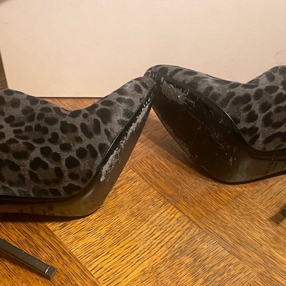 Jimmy Choo leopard print pony smoke/black size 39.5 (9.5) - Picture 6 of 16